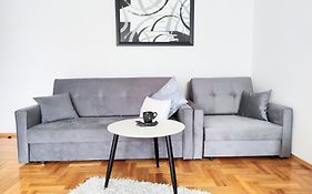 Apartament Tektoniczna Ślichowice, Targi